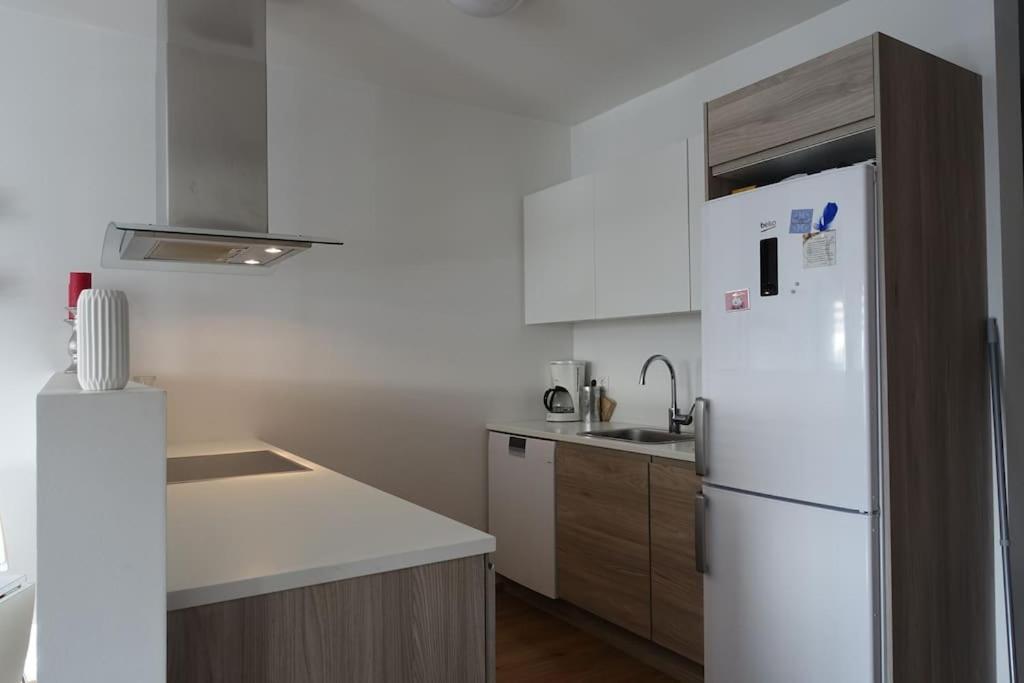 Beautiful Flat In Downtown With A Veiw Reikiavik